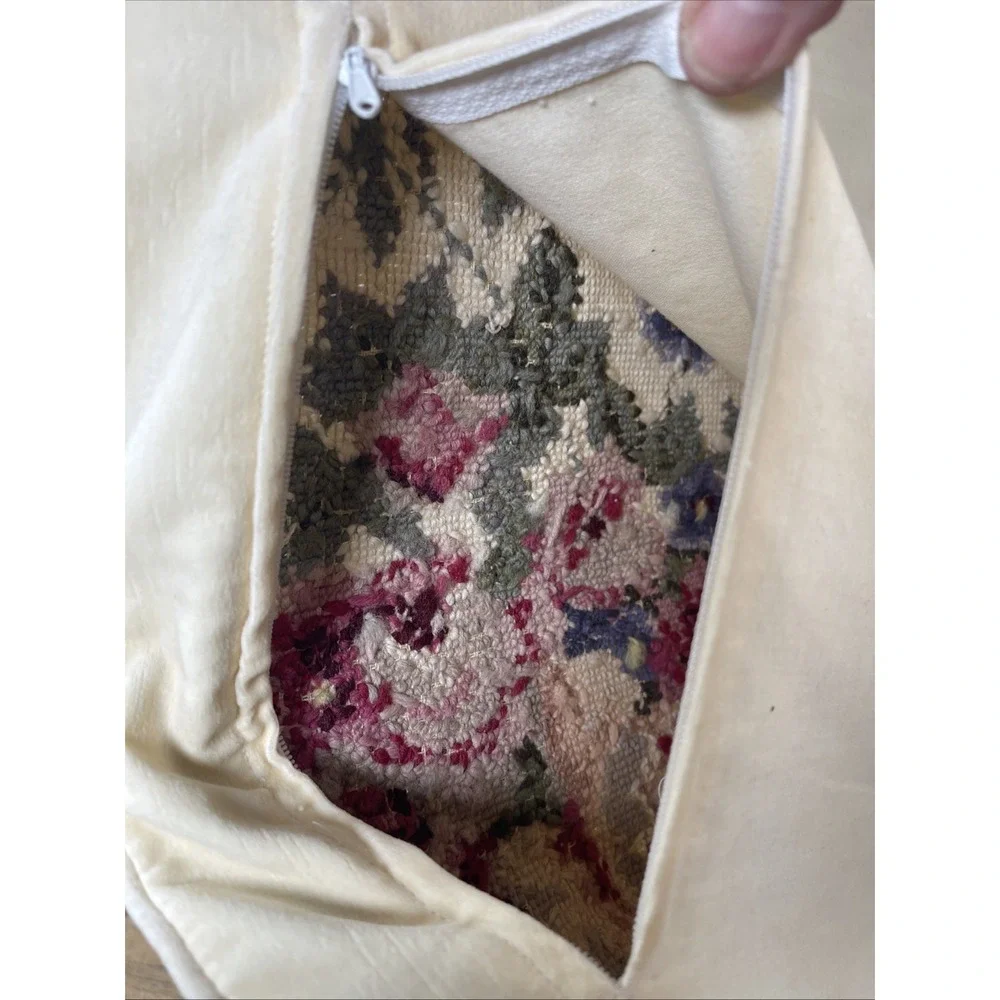 NEW Needlepoint Pillow Cover Floral Pink/Green Multi‎ Roses 15
